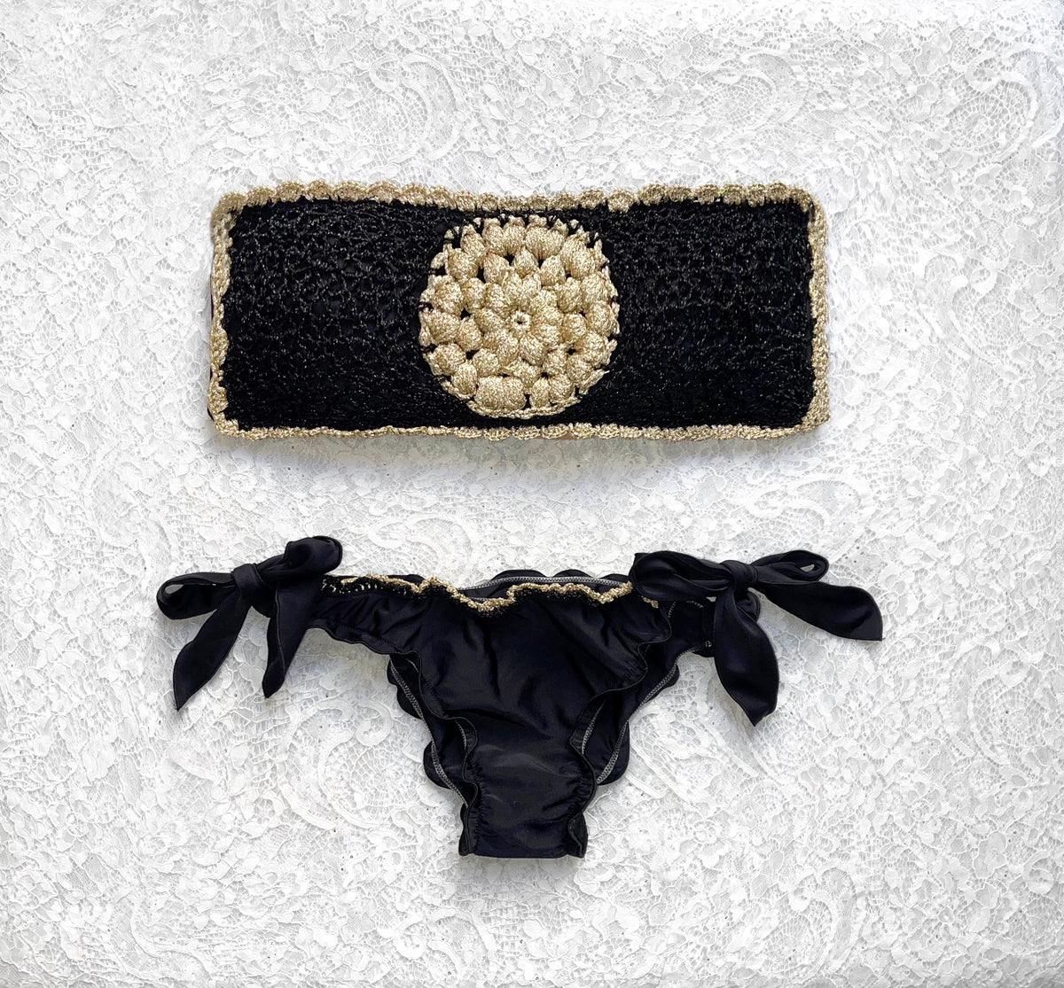 Bikini Fascia Rosone Nero e Oro