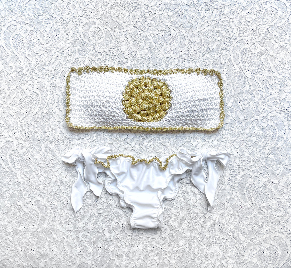 Bikini Fascia Rosone Bianco e Oro