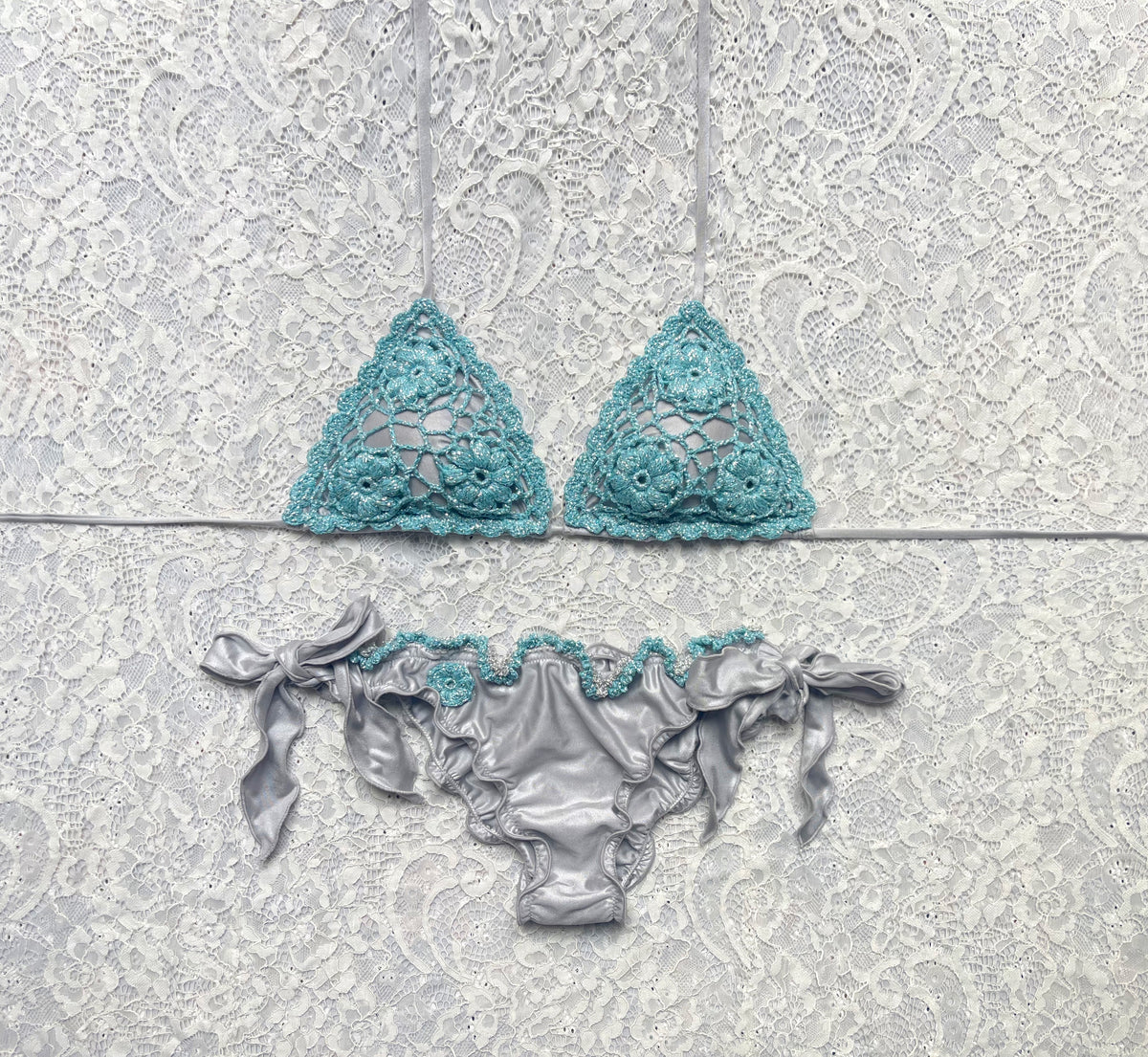 Bikini Triangolo Rosoni Argento e Azzurro