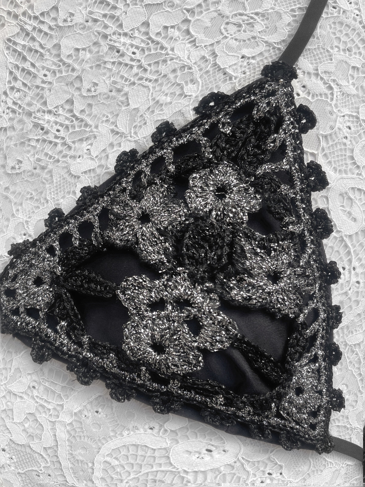 Bikini Triangolo Fiore del Pensiero Nero e Argento Scuro Bicolor Limited Edition