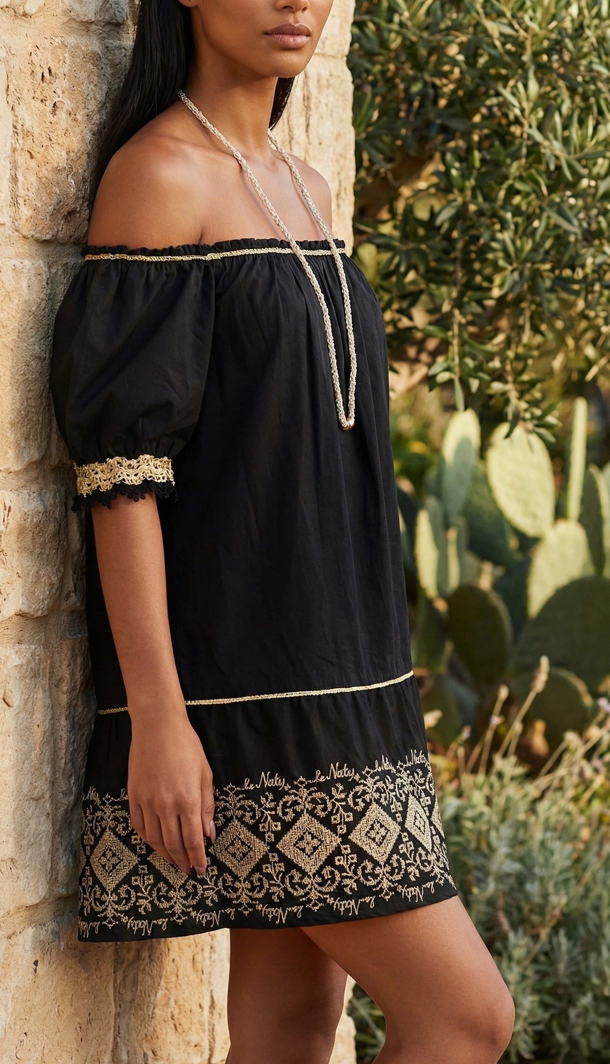 Mini Dress Nero Punto e Croce Oro Scollo Barca
