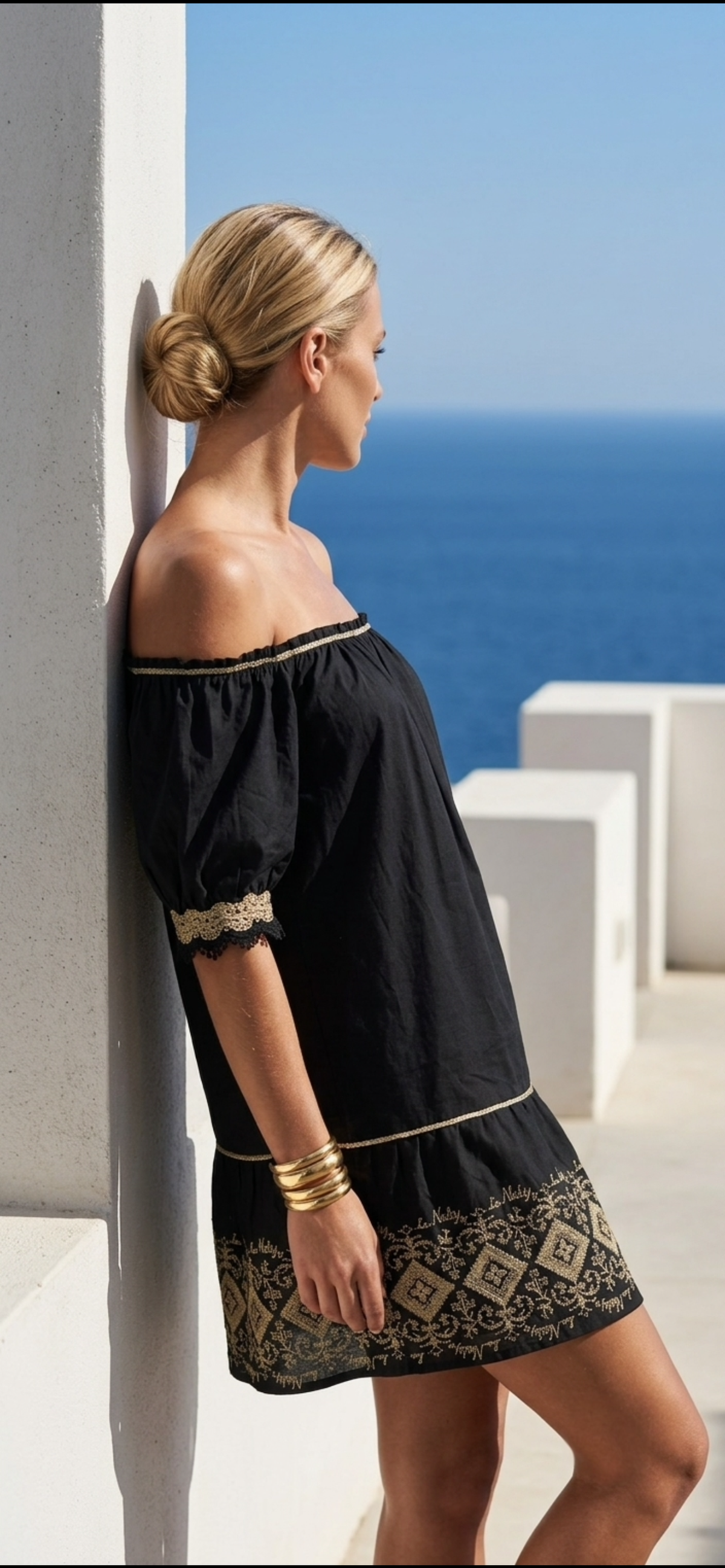 Mini Dress Nero Punto e Croce Oro Scollo Barca