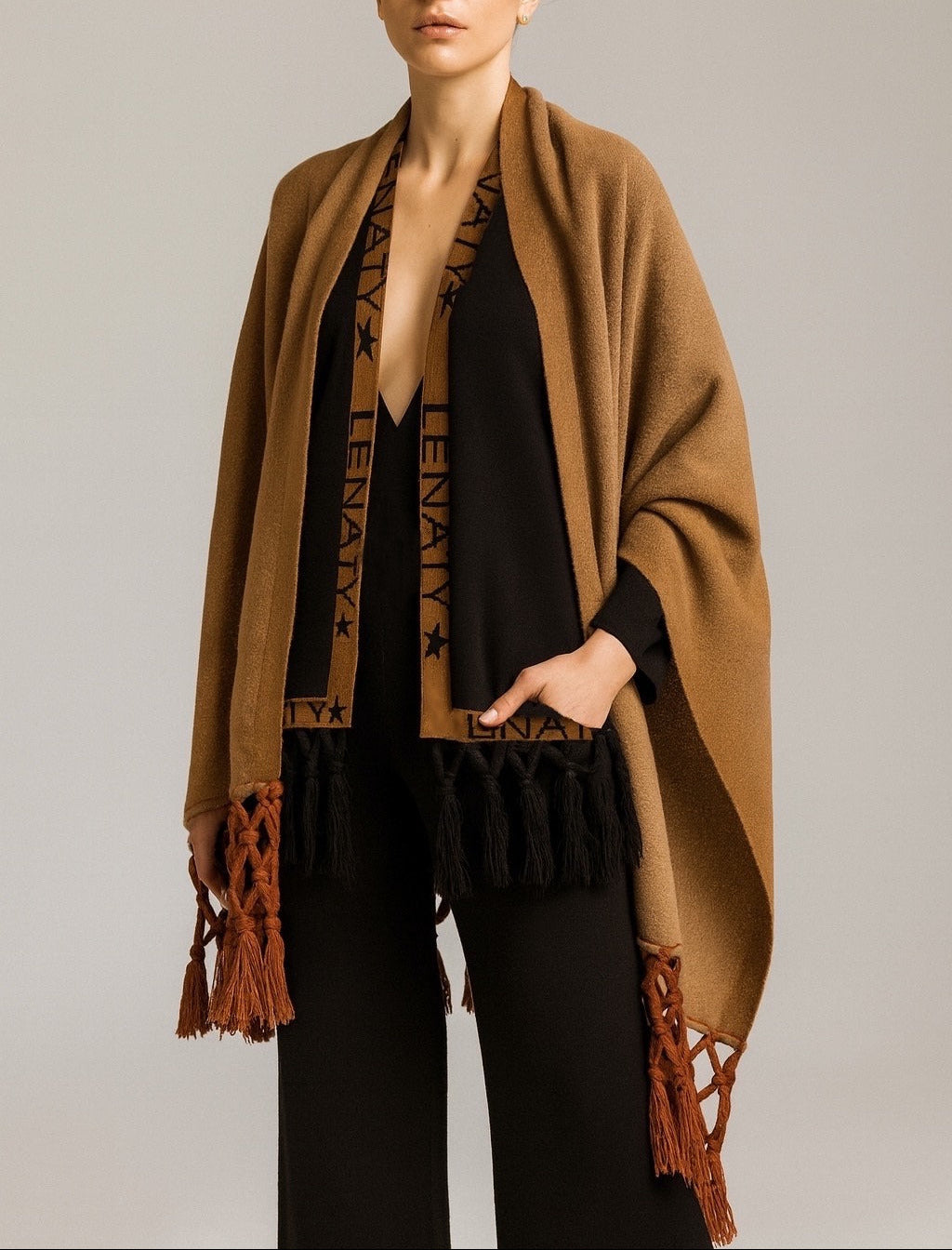 Cardigan Frange Nero e Biscotto